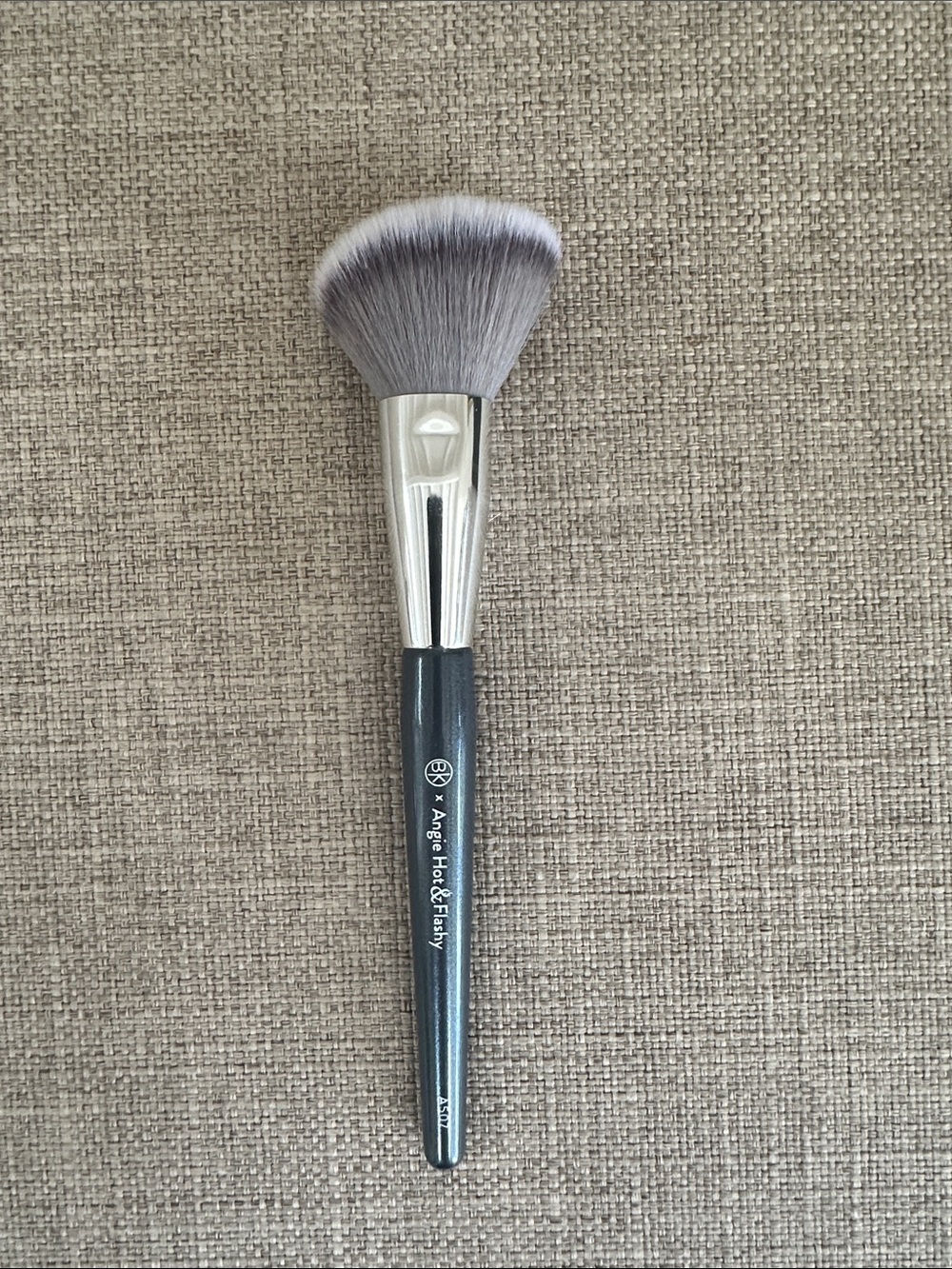 Angie Hot&Flashy  Face Powder Brush with grey Handle A 507 NEW